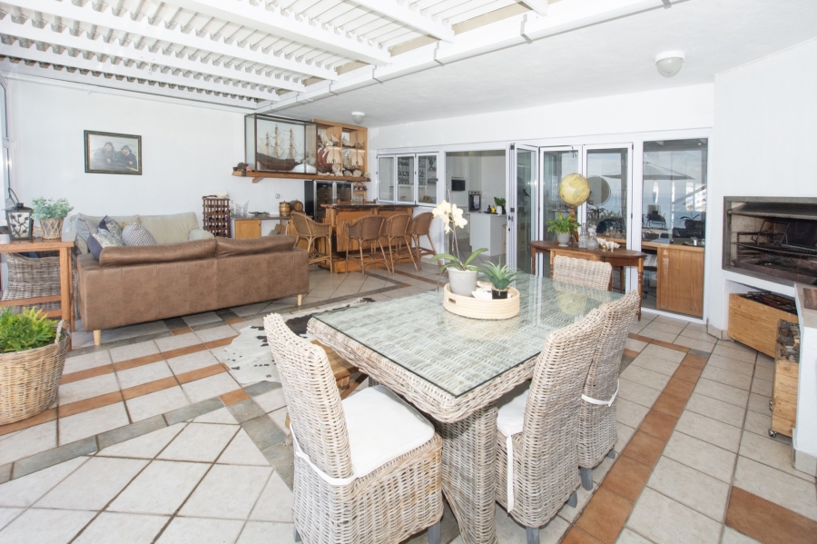 6 Bedroom Property for Sale in Port St Francis Eastern Cape